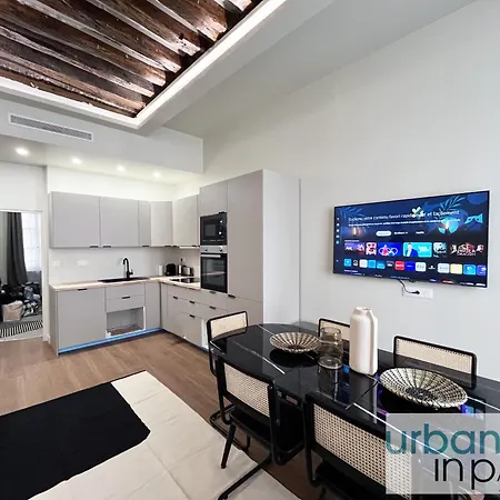 Apartment Urban Flat 188 - Sublime 4 Bedroom In *